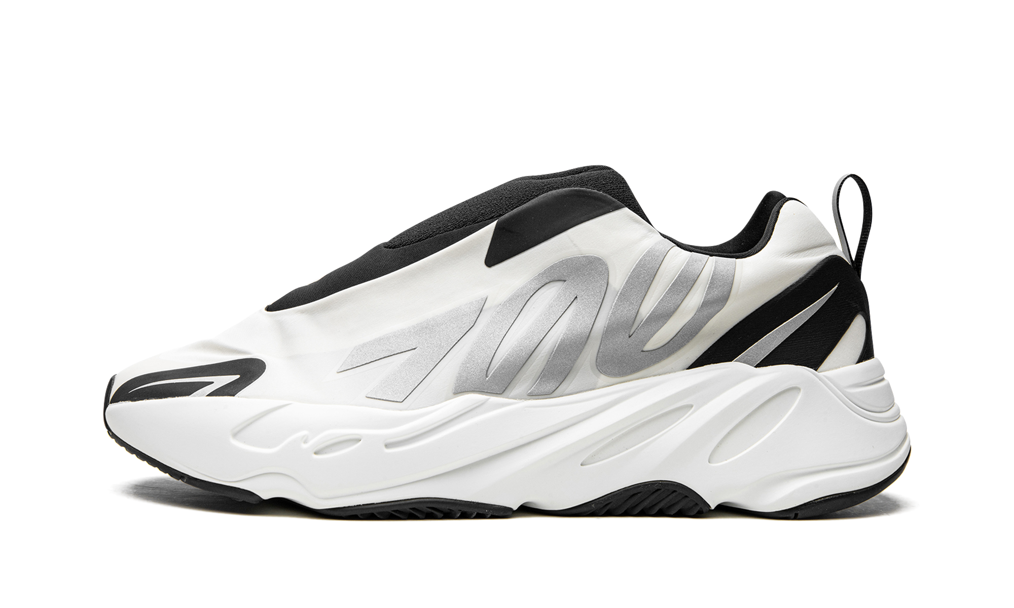 Yeezy Boost 700 Mnvn "Laceless Analog"